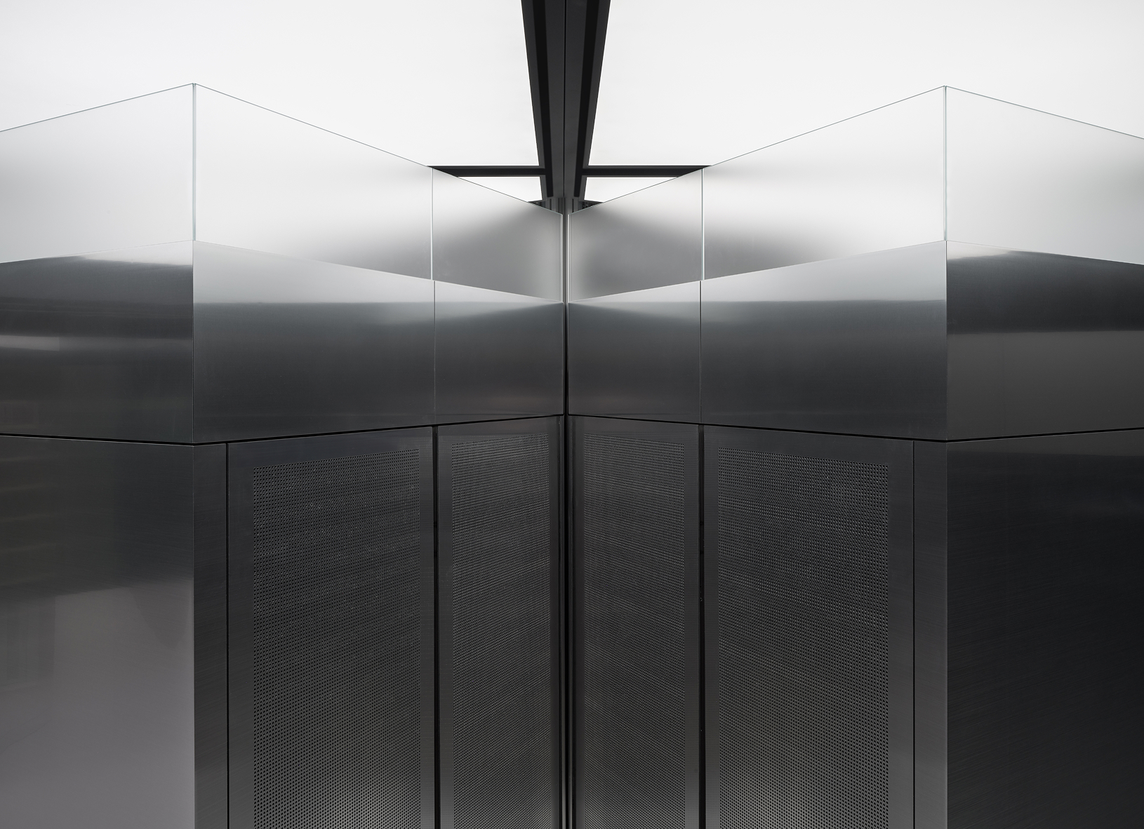 IBM_Q_System Two_Close_Up_2X_Size