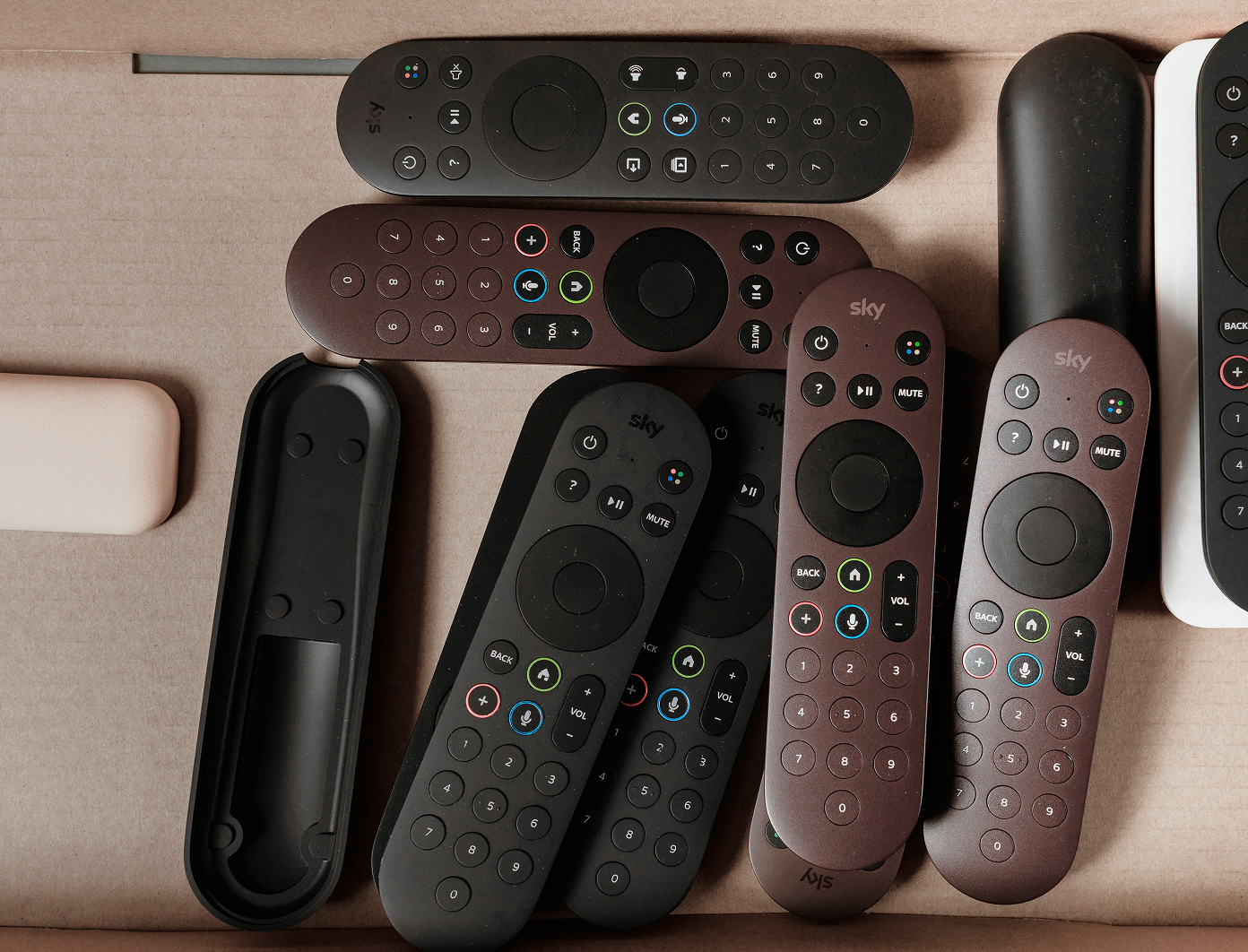 Sky_Glass_Remote_Models_01_2X_Size