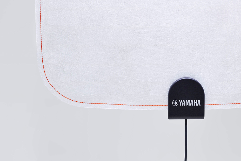 YAMAHA-FLATSPEAKER-002